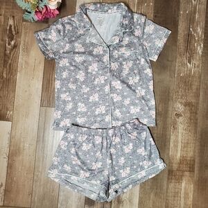 Nine West Gray Floral 2 Piece Shorts Pajama Set Size Medium NWOT